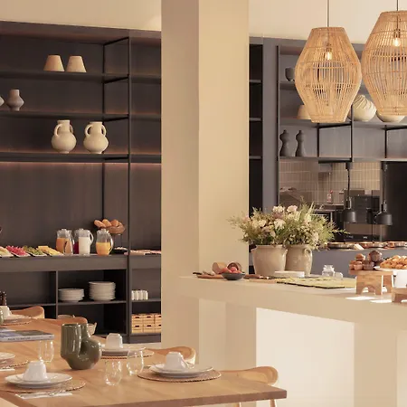 Elisabeth By The Sea 滨海托萨