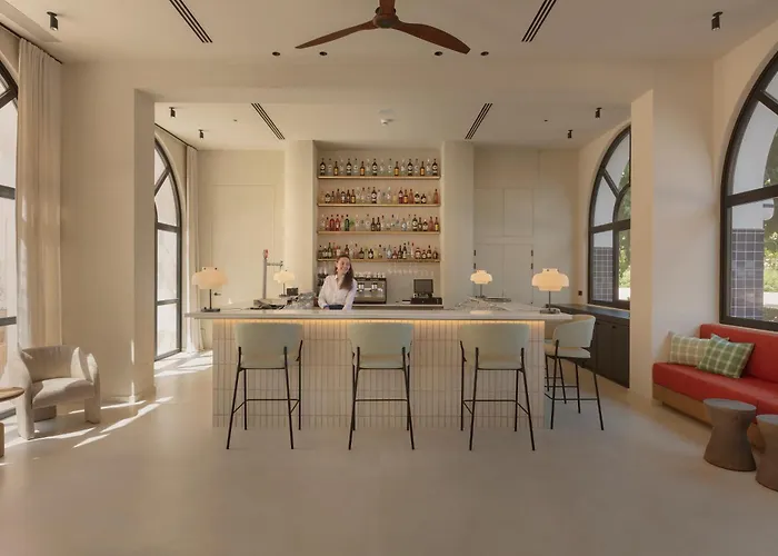 Elisabeth By The Sea 또사데마르